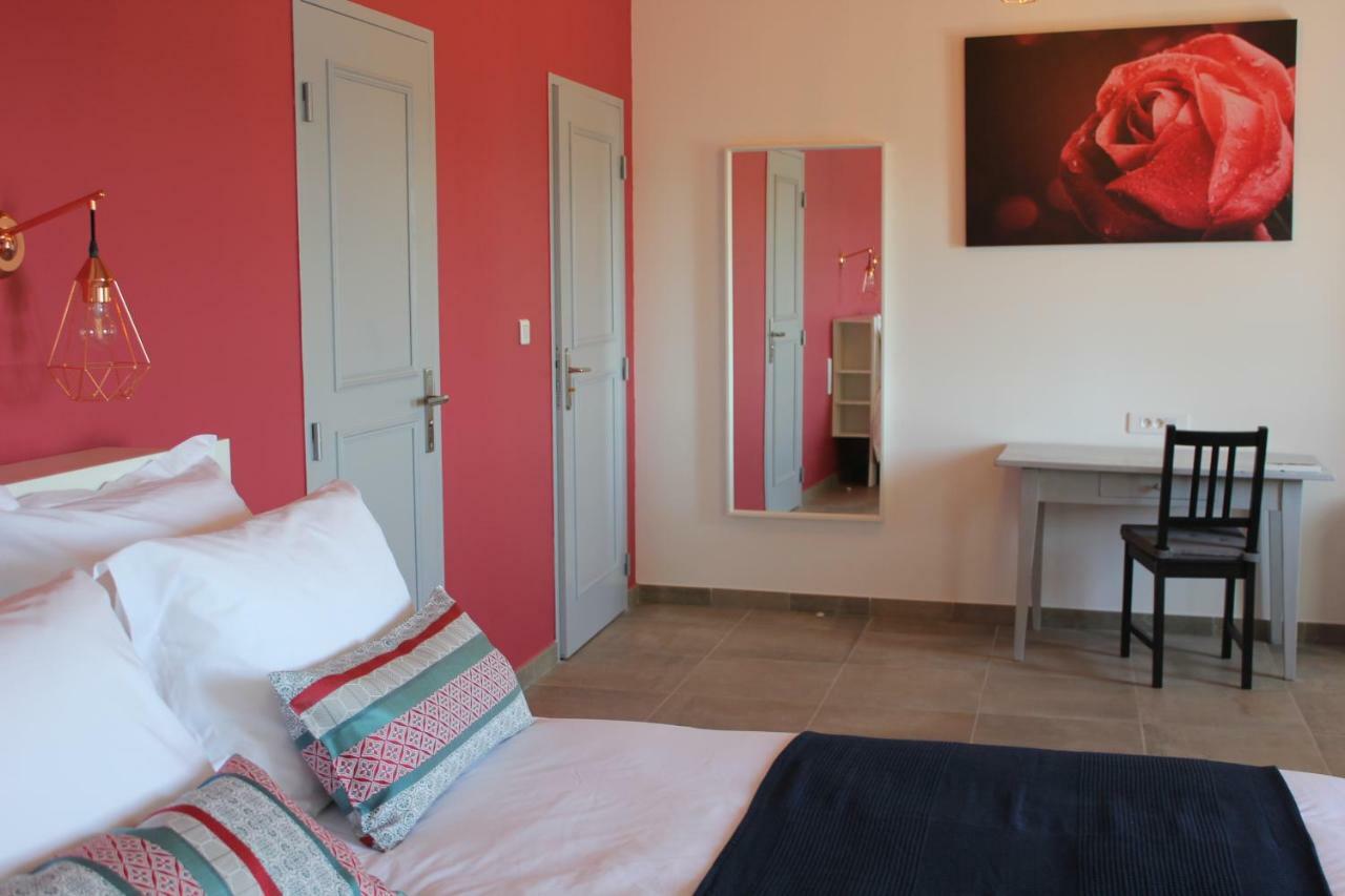 Domaine Forvent Bed & Breakfast Saint-Julien-de-Peyrolas Ngoại thất bức ảnh